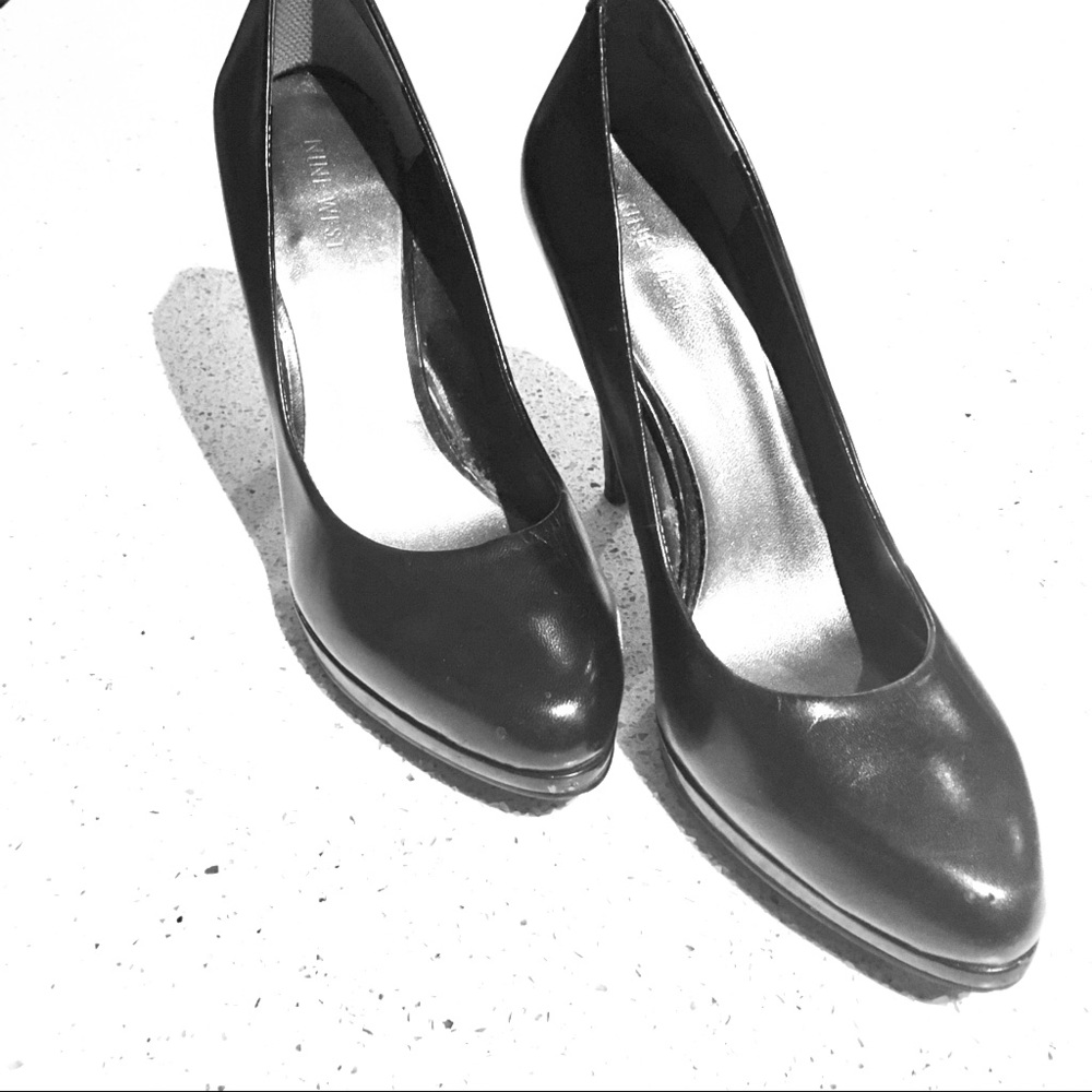 Nine West 8.5 Back stilettos
